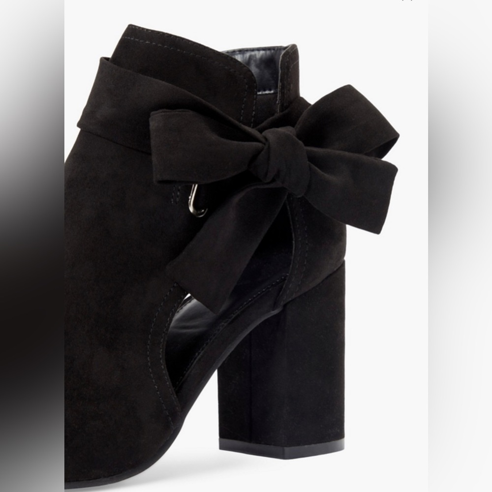 Peep toe booties! - Picture 4 of 4